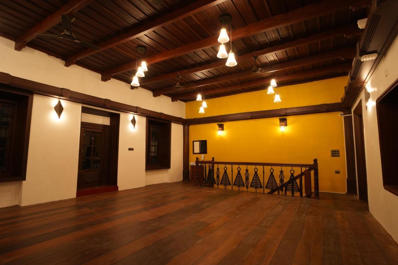 The Sunset Bay Hotel Fort Kochi Exterior foto