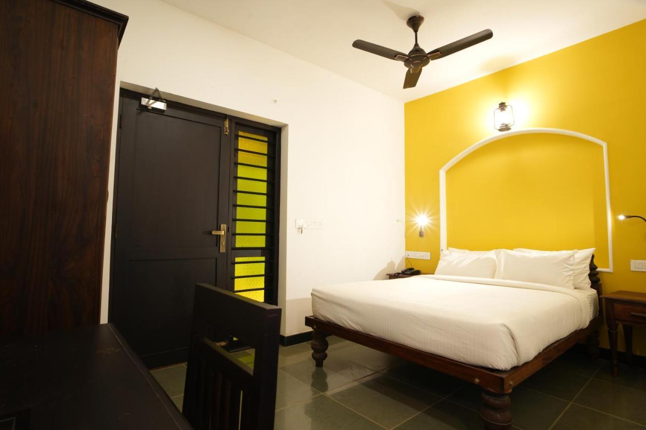 The Sunset Bay Hotel Fort Kochi Exterior foto
