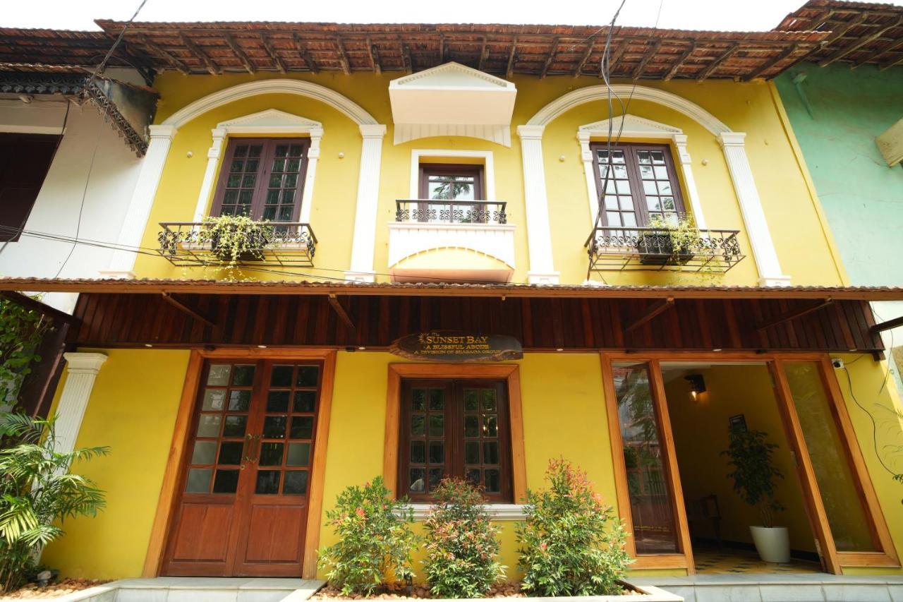 The Sunset Bay Hotel Fort Kochi Exterior foto