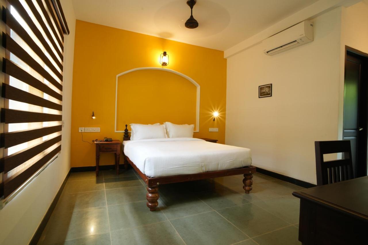 The Sunset Bay Hotel Fort Kochi Exterior foto