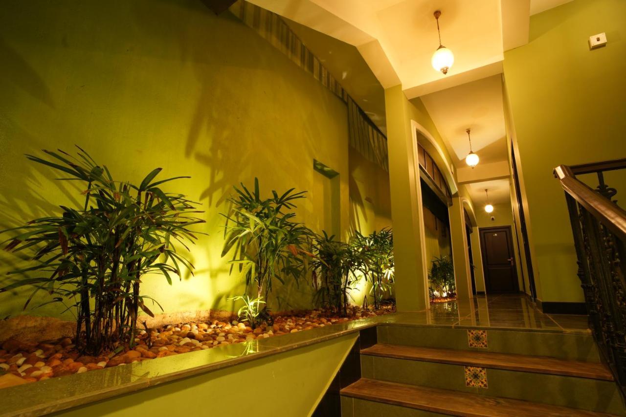 The Sunset Bay Hotel Fort Kochi Exterior foto