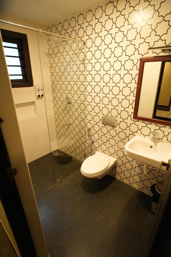 The Sunset Bay Hotel Fort Kochi Exterior foto
