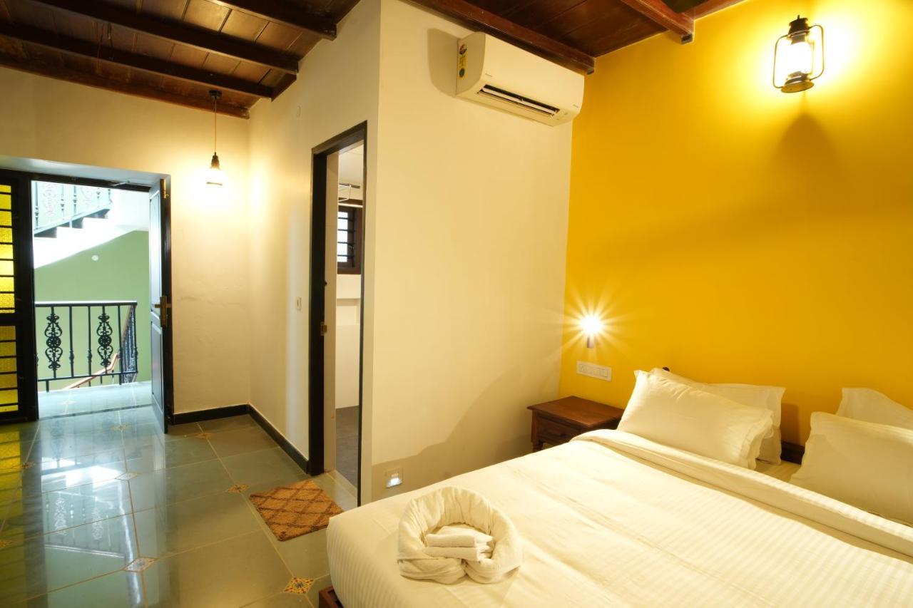 The Sunset Bay Hotel Fort Kochi Exterior foto